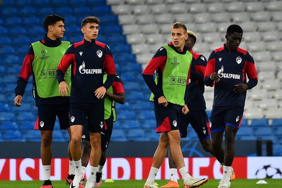 CRVENO-BELI SPREMNI ZA LIGU ŠAMPIONA Zvezda odradila trening na „Etihadu“ (FOTO)