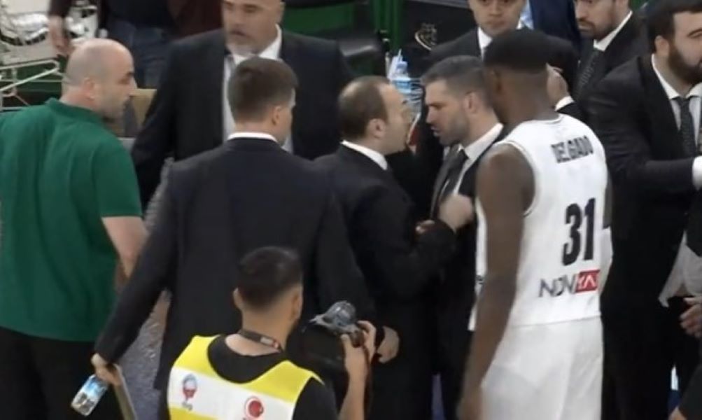 USIJANJE Bešiktaš izgubio u poslednjoj sekundi, a Alimpijević se umalo potukao sa protivničkim trenerom (VIDEO)