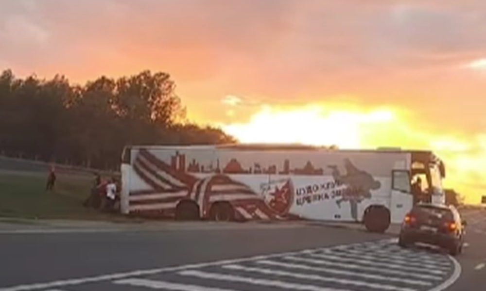 ZVEZDIN AUTOBUS SLETEO SA PUTA Nesreća blizu Nove Pazove (VIDEO)