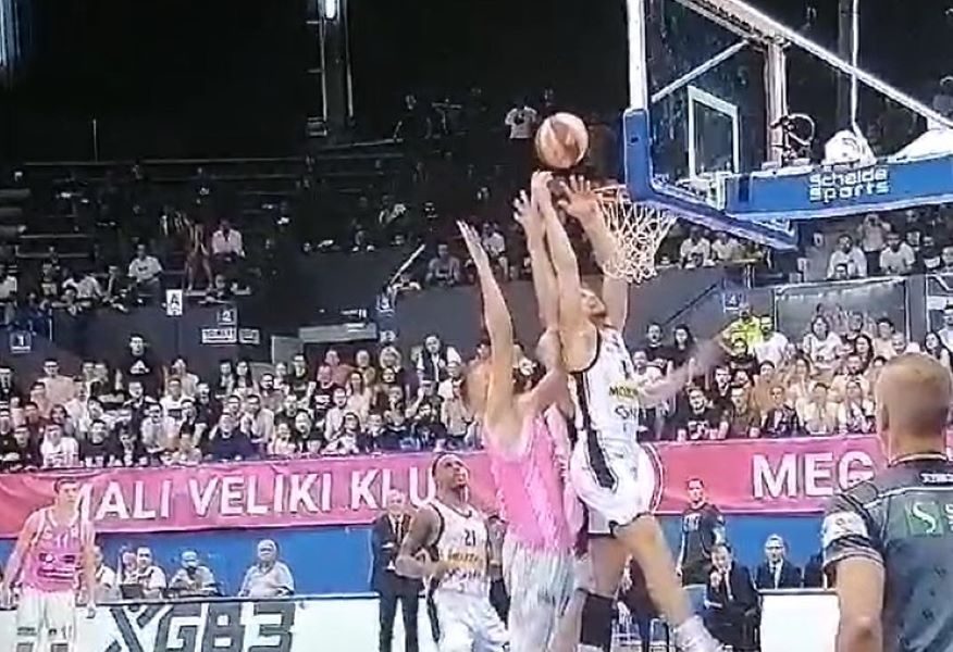ZAVRŠNICA ZA INFARKT Pogledajte kako je Partizan posle autokoša izgubio od Mege (VIDEO)