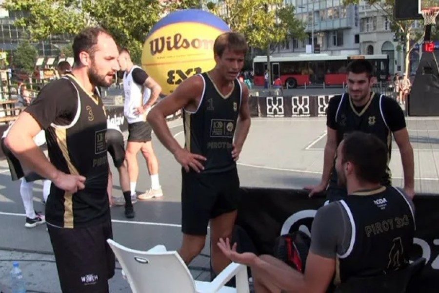 PUTEŠESTVIJE PIROĆANACA ZBOG BASKETA Đonlić i Filipović se dan posle drugoligaške utakmice pojavili u Splitu
