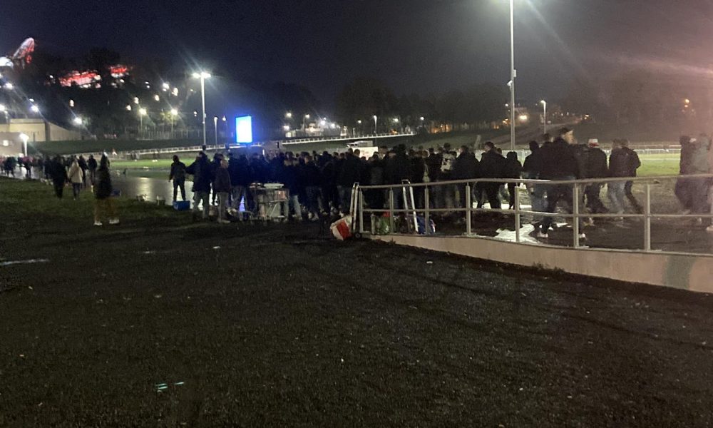 I LAJPCIG KONJA ZA TRKU IMA Navijači nemačkog tima pred kapijama stadiona (FOTO+VIDEO)