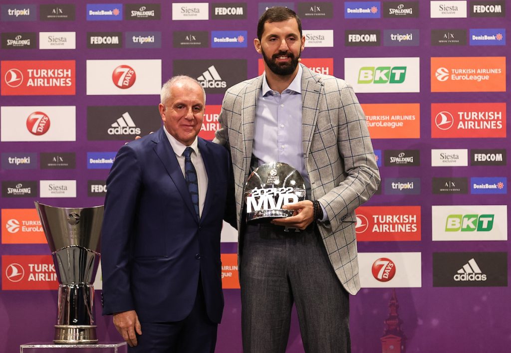 PROGOVORIO Obradović otkrio šta mu je Mirotić rekao… I odakle su stigli pozivi zbog kojih je odustao od dolaska u Partizan