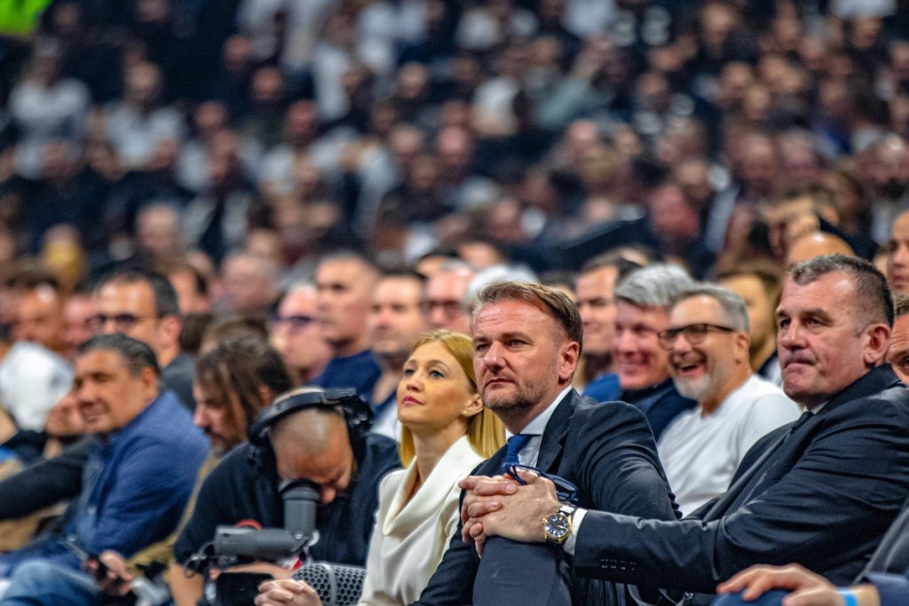 OSTOJA SE OBRATIO „GROBARIMA“ Predsednikove reči će da oduševe navijače Partizana (VIDEO)