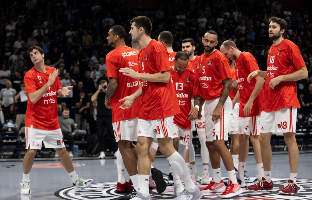 SADA I ZVANIČNO Crvena zvezda predstavila novog centra! Evo do kada je potpisao ugovor (FOTO)