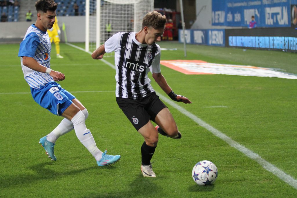 BLAGO VEČITIMA SA OVAKVOM DECOM Posle Zvezde, slavio i Partizan! Crno-beli klinci na najbolji način proslavili rođendan u Krajovi