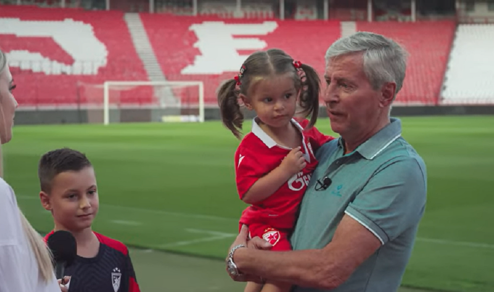 PRIČE SA „MARAKANE“ Legendarni Pižon sa unucima na stadionu „Rajko Mitić“ (VIDEO)