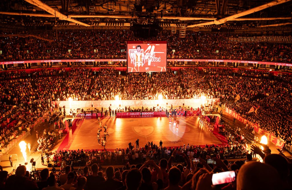 PRELEPA SLIKA IZ ARENE OBIŠLA SVET! Senzacionalna atmosfera upriličena ubedljivom pobedom – svi pričaju o Zvezdinoj publici (FOTO+VIDEO)
