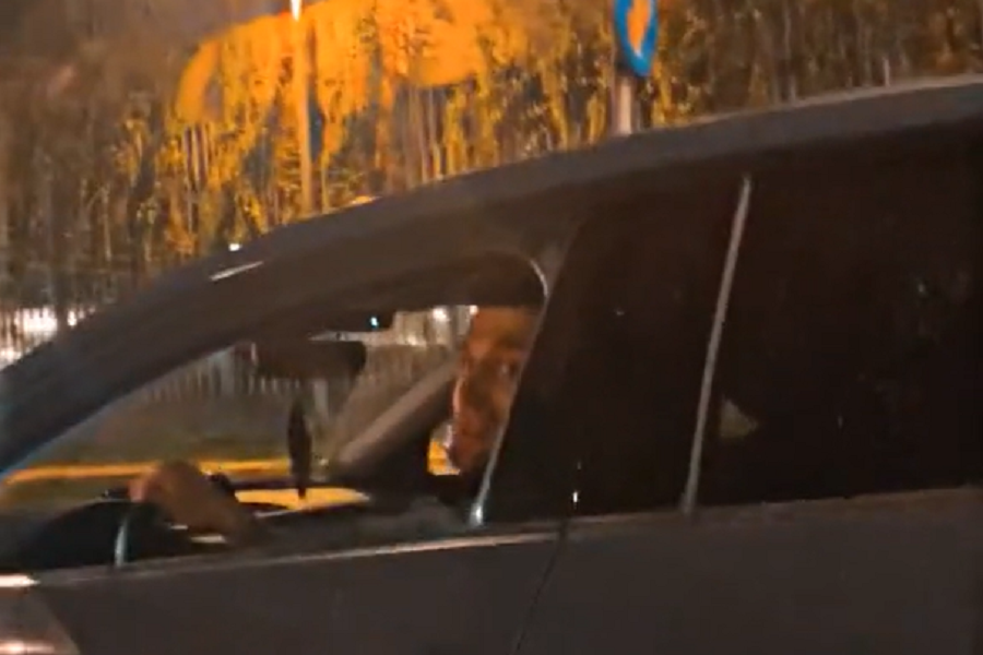 „GROBARI“ GA OBOŽAVAJU Aleksa vozi kola i šalje poljupce navijačima (VIDEO)