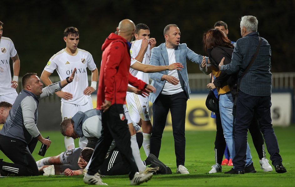 DRAMA NA BANOVOM BRDU Fudbaler Čukaričkog krvav ležao na travi, njegova majka utrčala na teren (FOTO)