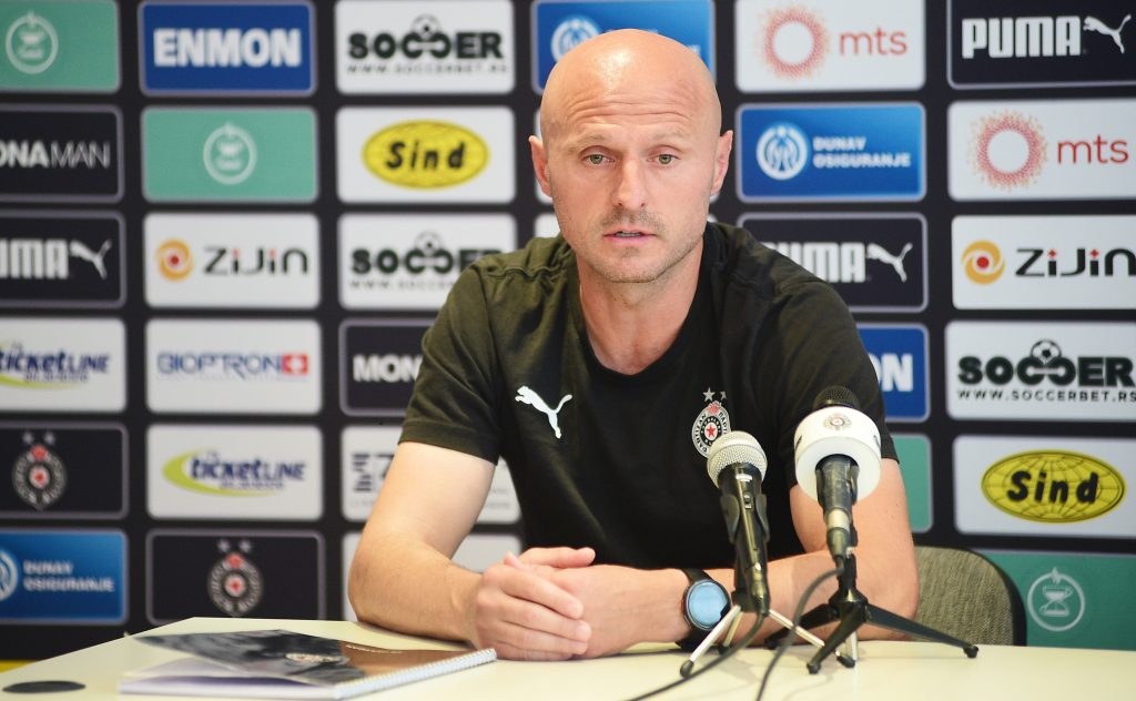„OVO JE NAJVAŽNIJA UTAKMICA“ Duljaj otkrio zbog čega De Medina još nije debitovao za Partizan, pa uputio poziv „grobarima“!