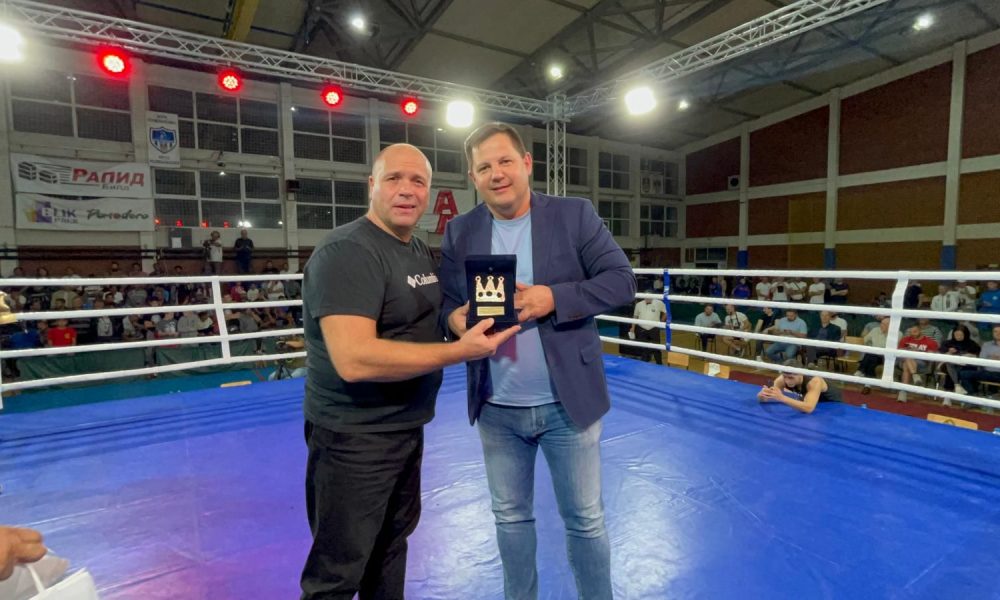BOKS JE UJEDINIO BALKAN Borovčanin: U trenutku kada je svet slomljena tačka, ipak postoje svetkle tačke koje opominju da sve nije tako crno!