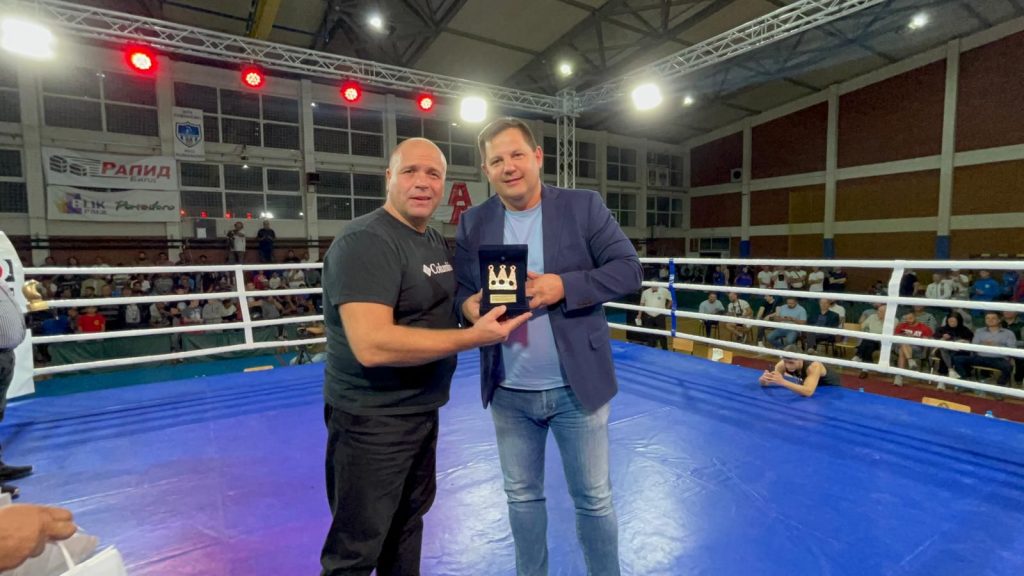 BOKS JE UJEDINIO BALKAN Borovčanin: U trenutku kada je svet slomljena tačka, ipak postoje svetkle tačke koje opominju da sve nije tako crno!