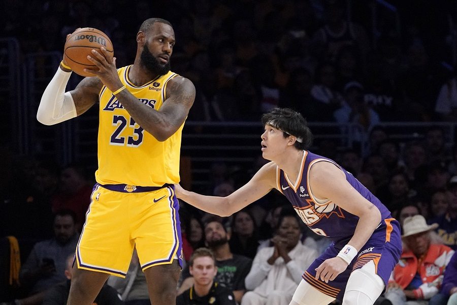 NBA Lilard u debiju iz snova vodio Milvoki do pobede, Lebron srušio Sanse i pored sjajne igre Durenta (VIDEO)