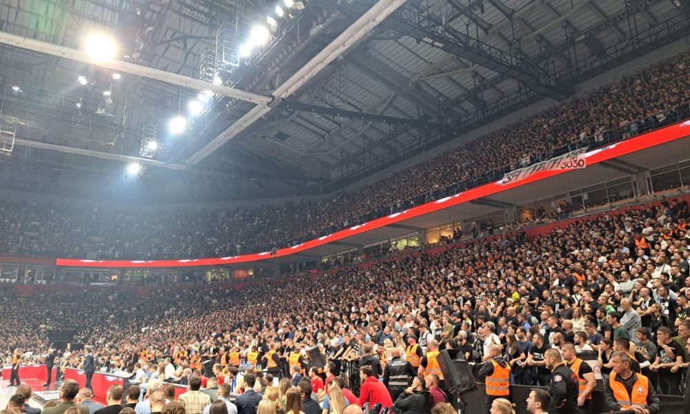 „GROBARI“ REKLI SVOJE Razvijen transparent u vezi sa kartama za „delije“! Evo šta na njemu piše (VIDEO)