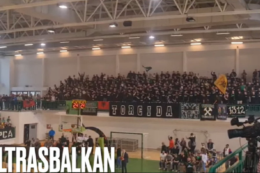STRAŠNO Navijači Trepče iz južne Mitrovice napravili koreografiju sa obešenim Srbima! (FOTO)