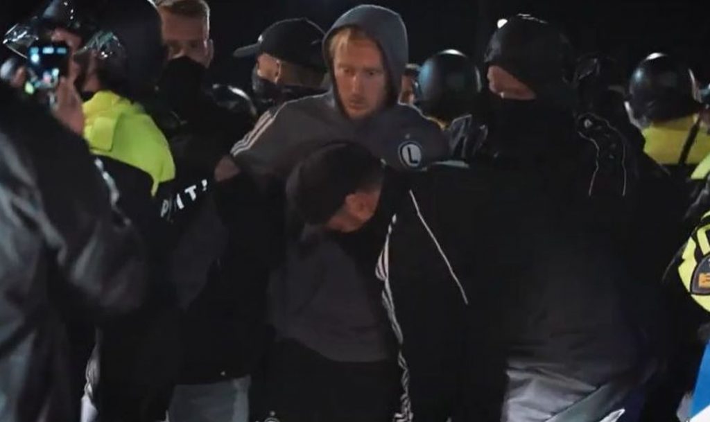 „PRETILI DA ĆE DA NAS POŠALJU U HAG“ Isplivao jezivi snimak hapšenja Pankova: Ksenofobija, diskriminacija i agresija! (VIDEO)