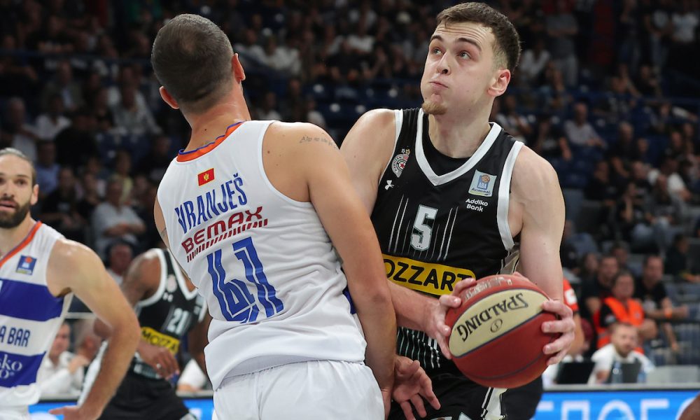 „GROBARI“ NA NOGAMA Koprivica pokazao zašto je Partizanov „bananamen“! Monstruozna blokada, pa Anđušićeva egzekucija (VIDEO)