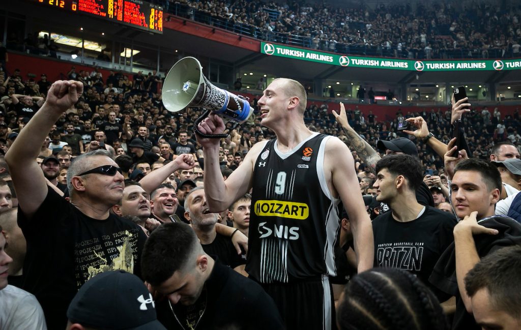DRUGI PUT Reprezentativac Srbije sramno vređao Zvezdu posle pobede u derbiju (VIDEO)