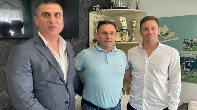 SVITLICA ZA MAXBET SPORT Navijači Legije uvek daju podršku Srbiji! Cilj je da se Inđija vrati u elitu!