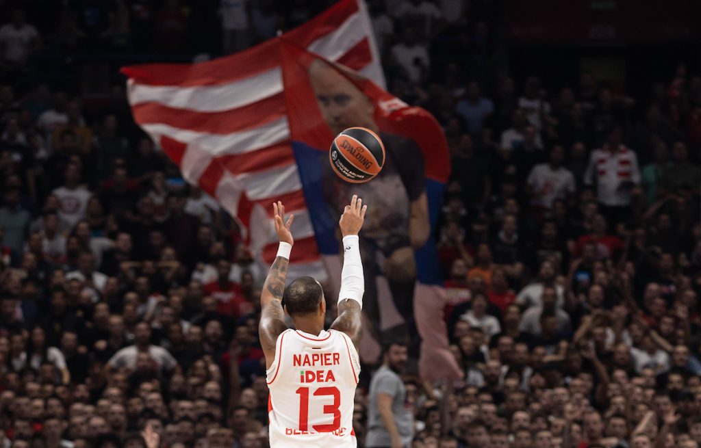 LEGENDA IMA REČ Nejpir jedan od najpametnijih igrača, taj mozak ne možeš da kupiš na svakom ćošku! Asvel i Olimpija su krš ekipe