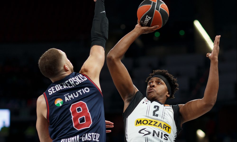 „KRAĐA“, PA KUCANJE Ledej pokrenuo Partizan! Novi preokret u Vitoriji! (VIDEO)