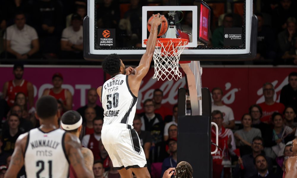 KAKAV DEBI U EVROLIGI Pogledajte kako je Kaboklo vratio Partizan iz ambisa! Možda su crno-beli izgubili utakmicu, ali su dobili centra (VIDEO)