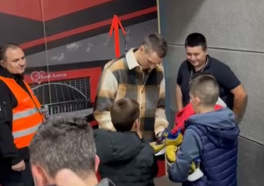 ULEPŠAO IM DAN, NEDELJU, GODINU… Sjajan gest Anđušića! Evo kako je iznenadio decu u Areni (VIDEO)