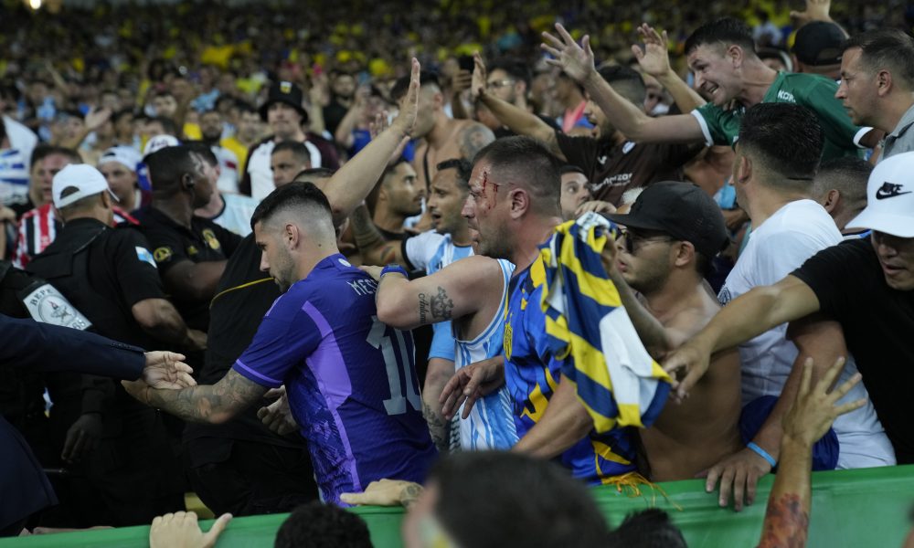 PALA KRV Haos pred meč Brazil – Argentina! Policija žestoko tukla „gaučose“, Mesi povukao ekipu (VIDEO)