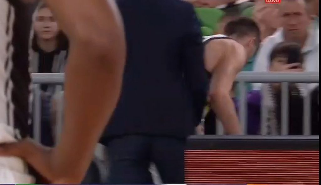 OVO JE BOLELO Veoma važan igrač Partizana doživeo povredu! Bilo je i krvi… Morao je u svlačionicu (VIDEO)