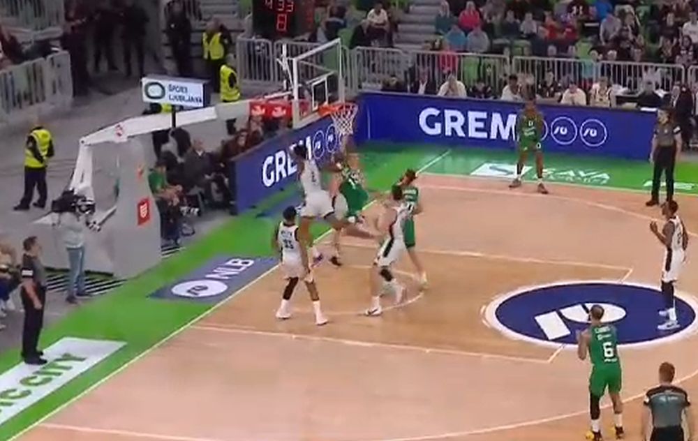 FAUL „ZA ZATVOR“ Ledej nesportski udario Blažiča! Odmah potom nastao incident (VIDEO)