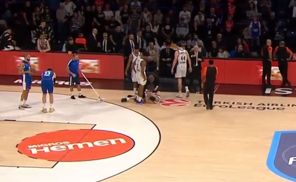 PARTIZAN BAŠ NEMA SREĆE Još jedan važan igrač doživeo povredu! Nije mogao da ustane i da se vrati u igru… (VIDEO)