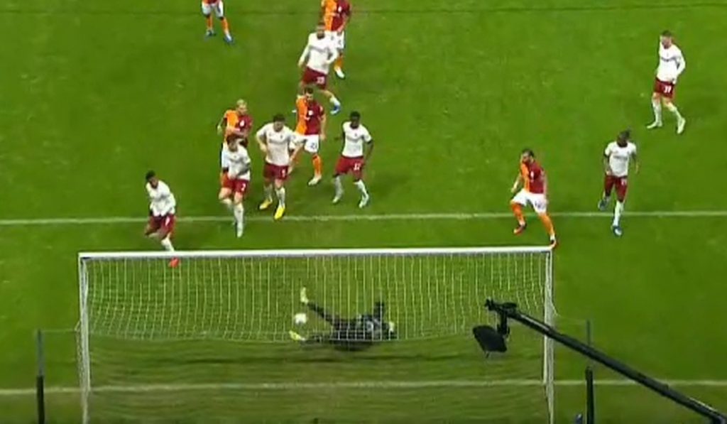 NEMA KRAJA NJEGOVIM BRLJOTINAMA Onana ponovo katastrofalno reagovao! Direktni krivac za primljeni gol Junajteda (VIDEO)