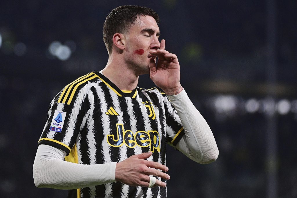 ENGLEZI TVRDE Juventus je spreman da čuje ponudu za Vlahovića iz Premijer lige, cena ispod 60 miliona evra!