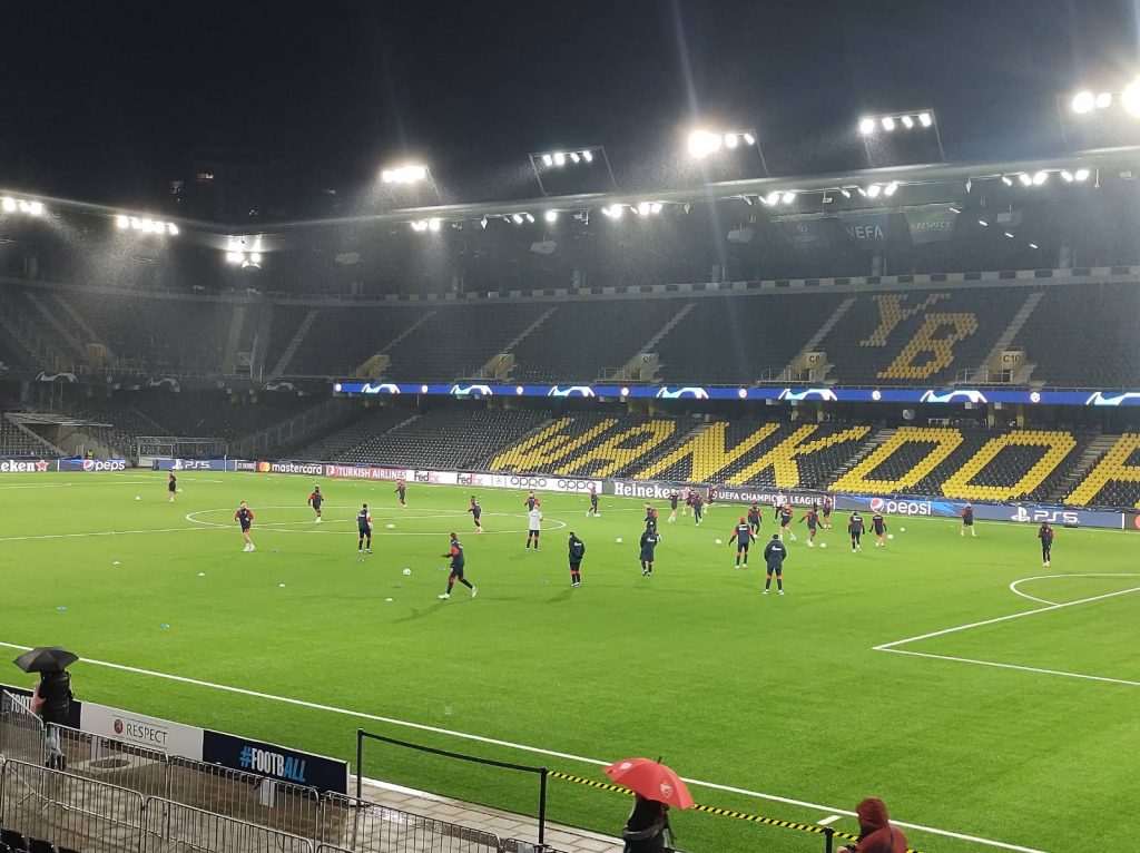 TRENING PRED UTAKMICU Kiša kvari atmosferu (VIDEO)