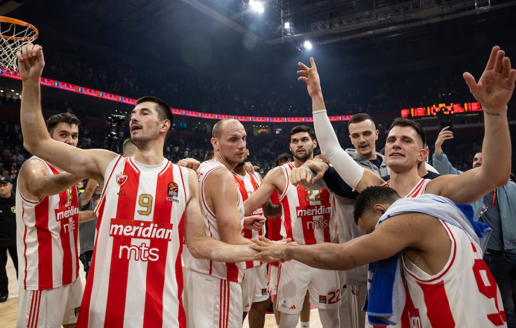 RUTINA Zvezda stotkom prošla kroz Bar… Lako preskočen „fenjeraš“ za bezbedan razmak u odnosu na pratioce