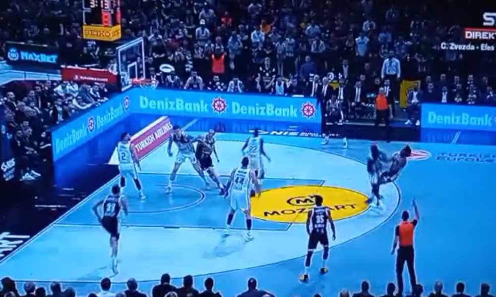 LEDEEEEEJ! Trojka uz faul da eksplodira „Arena“!