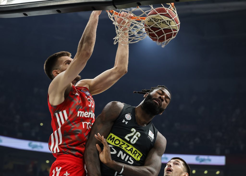 ŠTA I KAKO DALJE? Zvezdinoj velikoj želji prvi trofej u sezoni… Blistao je! Nekadašnji igrač Partizana ušao u svađu sa navijačima (VIDEO)
