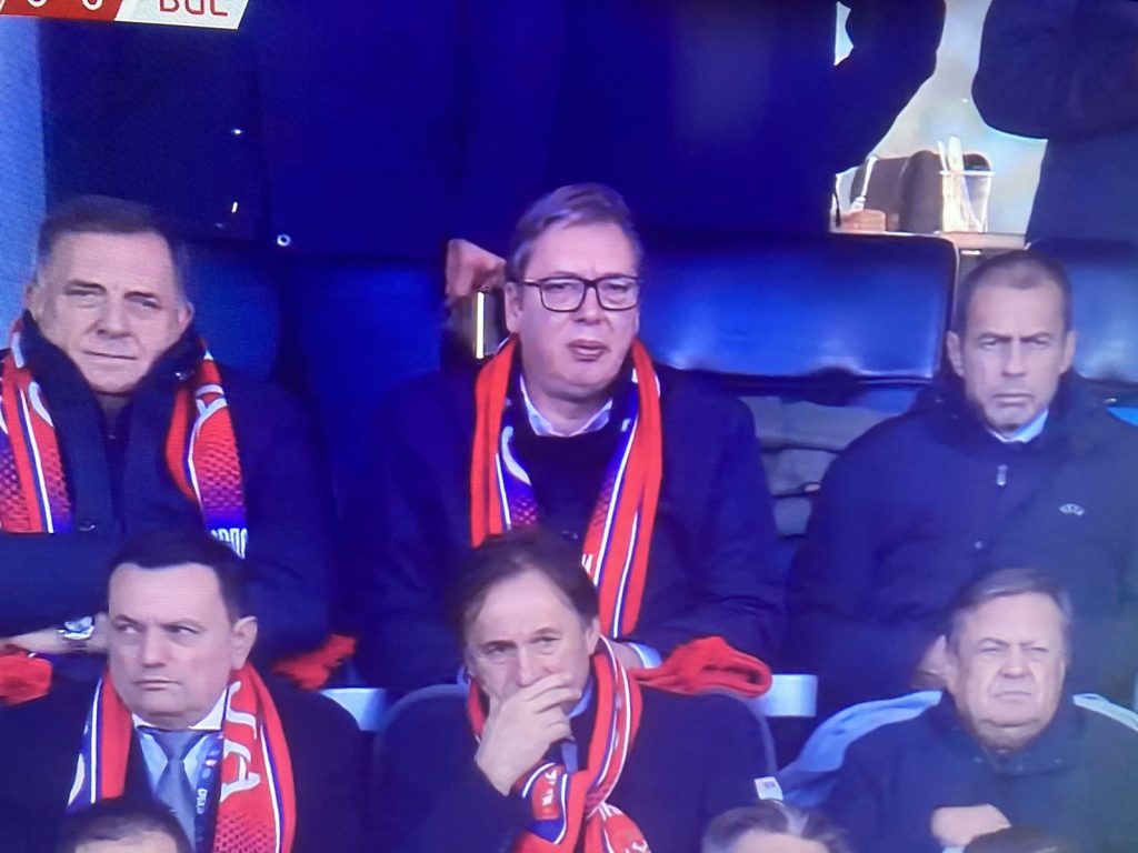 ZAJEDNO UZ „ORLOVE“ Vučić, Dodik i Čeferin na tribinama u Leskovcu (FOTO+VIDEO)