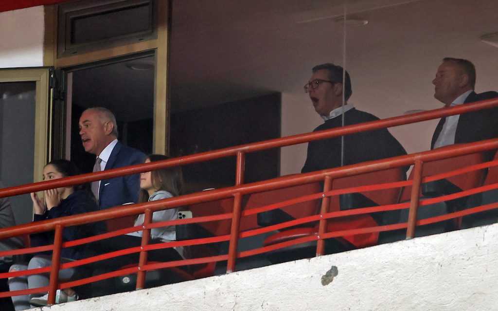 PODRŠKA Predsednik Vučić bodri Zvezdu protiv Lajpciga
