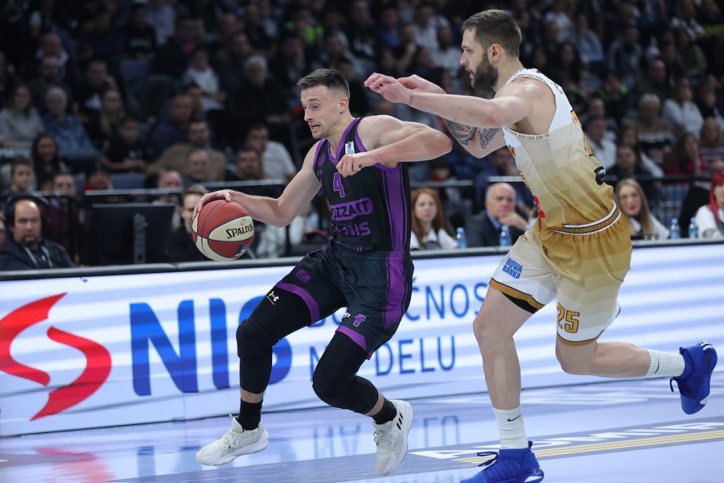 MUKE ŠAMPIONA Partizan na poluvremenu u zaostatku od 14 poena!