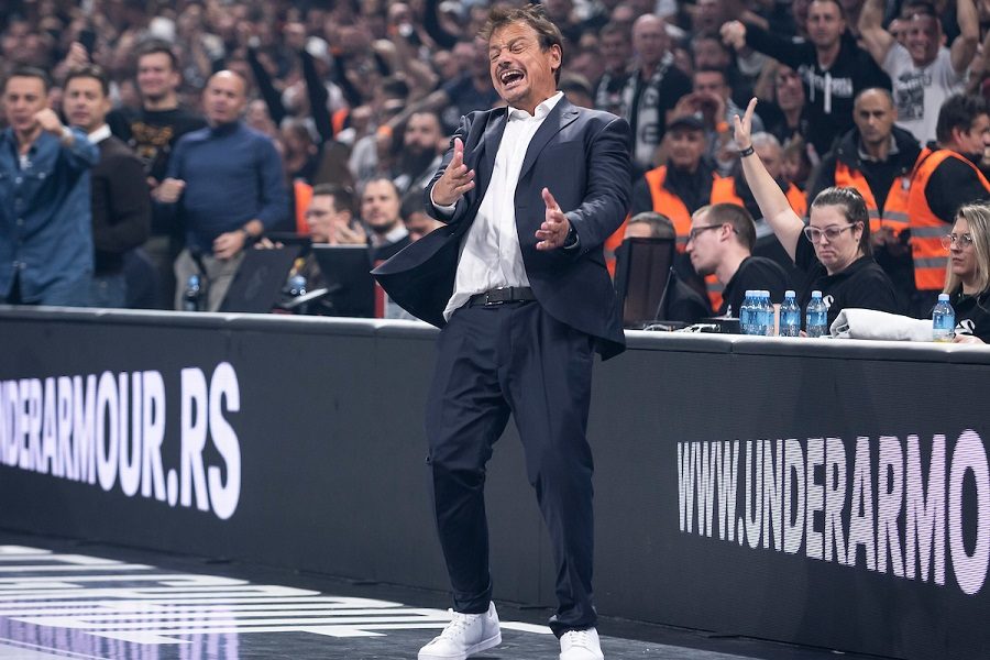 NE MIRUJE Ataman provocira navijače Olimpijakosa! Otkrio šta im govori kada ga zaustave na ulici
