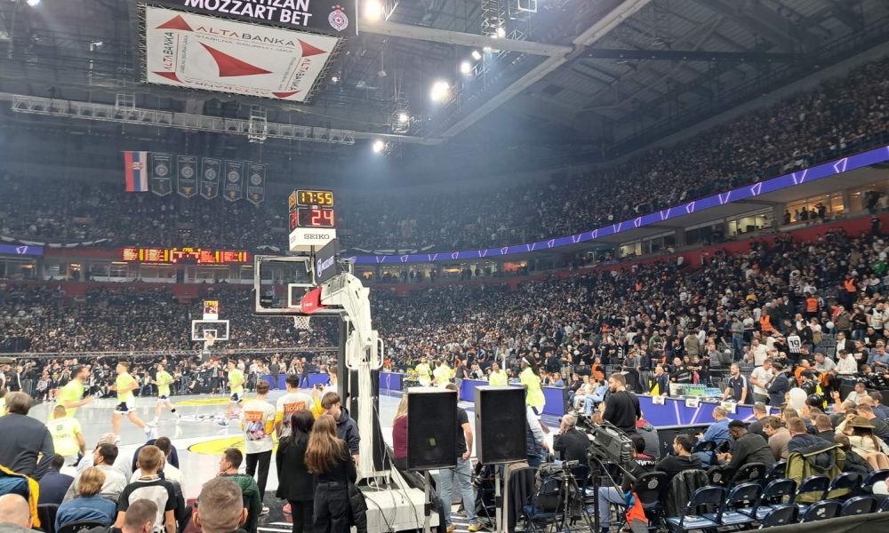 TEŠKE UVREDE ZA MADARA Puna hala „grobara“ udarila na bivšeg miljenika! Evo šta su mu skandirali (VIDEO)