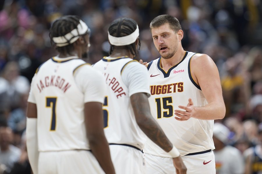 SRBI OBELEŽILI VEČE U NBA Monstruozna partija Nikole Jokića za preokret protiv Pelikansa! Bogdanović odličan u porazu Atlante (VIDEO)