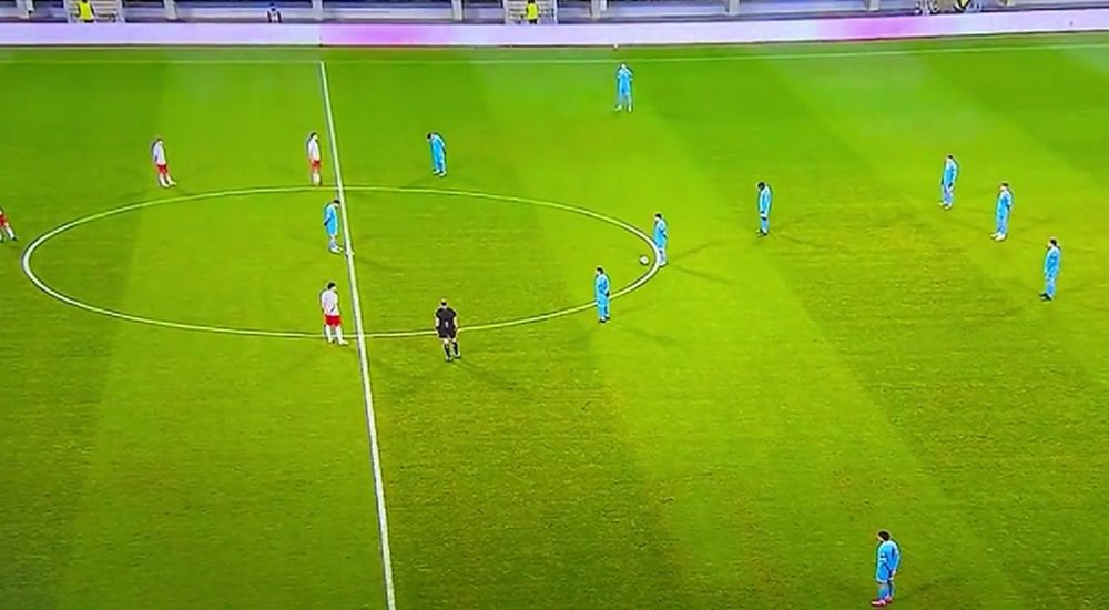 NESVAKIDAŠNJA SITUACIJA: UEFA zabranila minut ćutanja – fudbaleri ga održali u toku utakmice (VIDEO)