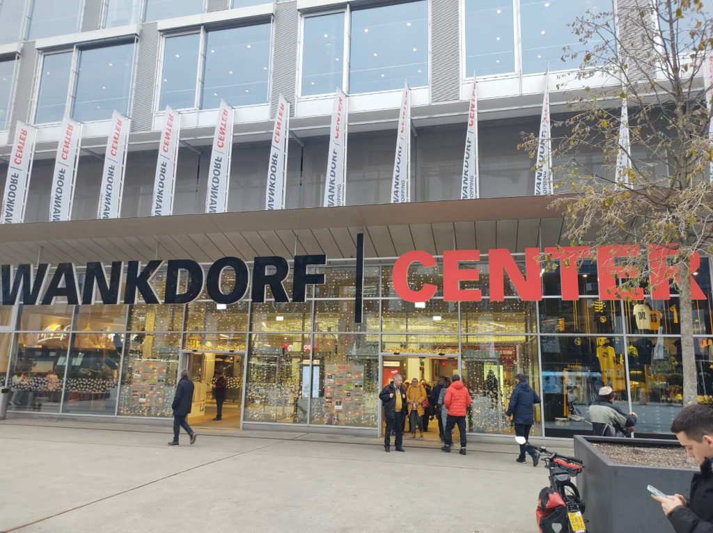MULTIFUNKCIONALNA ARENA Vankdorf je stadion i tržni centar! U šopu „lupanje po ušima“ (FOTO)