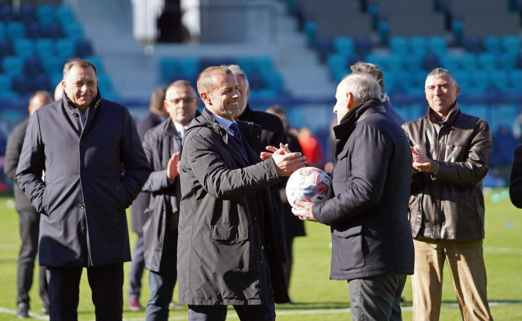 FSS UGOSTIO ČEFERINA Predsednik UEFA na otvaranju stadiona u Zaječaru (FOTO)