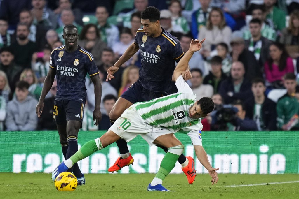 BETIS PREKINUO POBEDNIČKU SERIJU „KRALJEVA“ Ruibal i Belingem pogađali za remi na „Benito Viljamarinu“ (VIDEO)