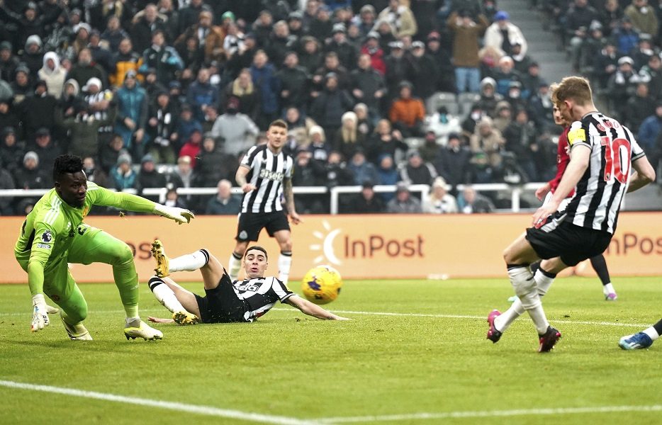 PREMIJER LIGA Njukasl savladao Mančester i pretekao ga na tabeli (VIDEO)