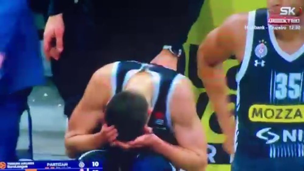 OVO NE IZGLEDA DOBRO Avramović napustio teren zbog povrede – bolna grimasa na licu košarkaša Partizana (VIDEO)